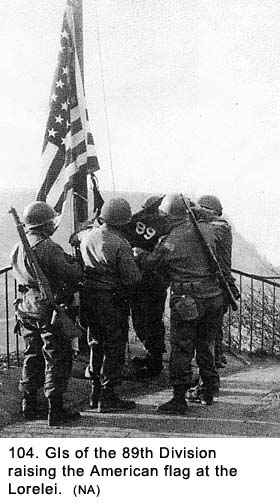 GIs raise flag at Lorelei